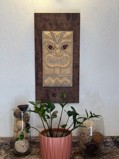 TIKI WALL HANGER